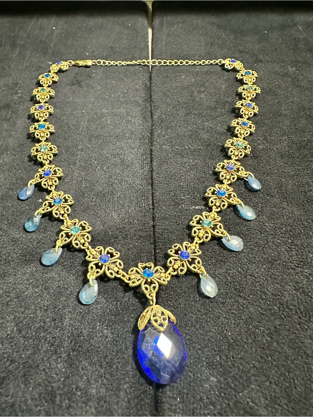 Vtg: Avon Briolette Blue Rhinestone Floral Y drop Necklace - Picture 5 of 9